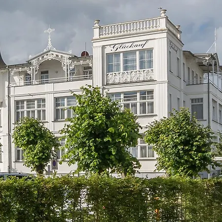 Apartmanhotel Strandvilla Glueckauf